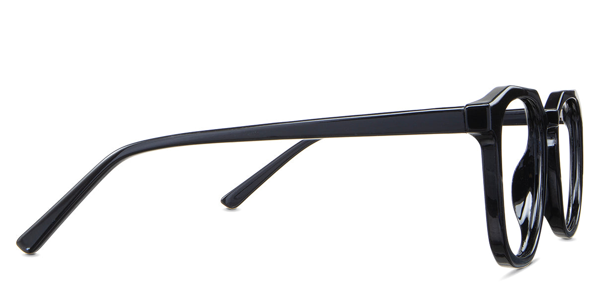 Reign eyeglasses in the midnight variant - have a short temple arm of 140mm.