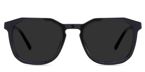 Reign black tinted Standard Solid in the Midnight variant - it's an acetate frame with a key-hole-shaped nose bridge and a short temple arm of 140mm.