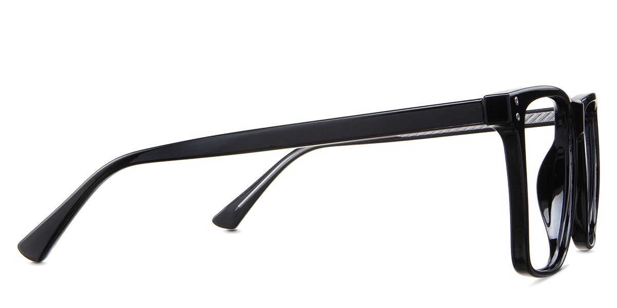 Zayden eyeglasses in the midnight variant - have a long temple arm of 150mm.